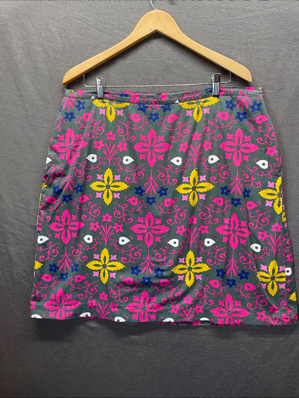 Boden Gray A-Line Skirt with Pink, Yellow & Blue Floral Pattern
